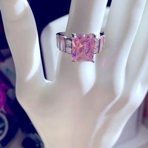 NWOT. Sterling silver ring size 8